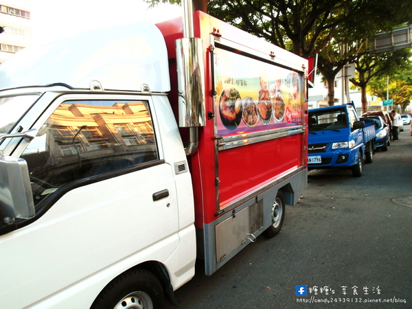 金總立吞焢肉:〖台中│美食〗金總立吞焢肉 ❤ 焢肉行動餐車,烏日趴趴造~六點開賣常常不到一小時就賣光光了!!要吃要搶快~