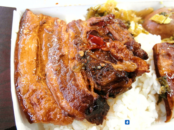 金總立吞焢肉:〖台中│美食〗金總立吞焢肉 ❤ 焢肉行動餐車,烏日趴趴造~六點開賣常常不到一小時就賣光光了!!要吃要搶快~