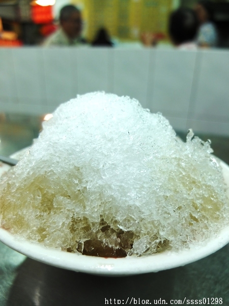 八寶冰花生仁湯:【美食特搜。台南中西區】石精臼謝家八寶冰(民族路八寶冰)。台南府城吃冰好去處 清涼美味的傳統八寶冰