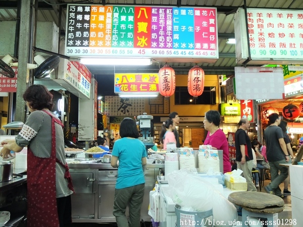 八寶冰花生仁湯:【美食特搜。台南中西區】石精臼謝家八寶冰(民族路八寶冰)。台南府城吃冰好去處 清涼美味的傳統八寶冰