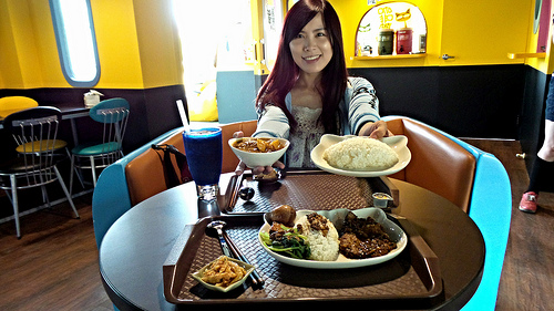 多內市集：桃園新景點~多肉市集&阿貓咖啡龍貓公車