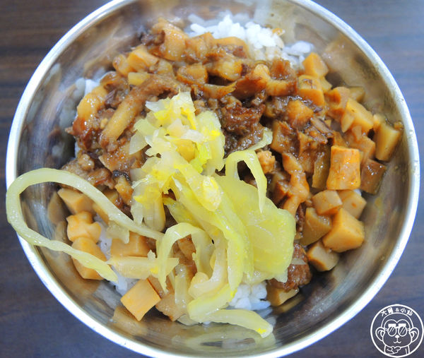 涼師父大腸蚵仔麵線：呷飽祙【台中西屯･涼師父大腸蚵仔麵線】品項多元平價美味