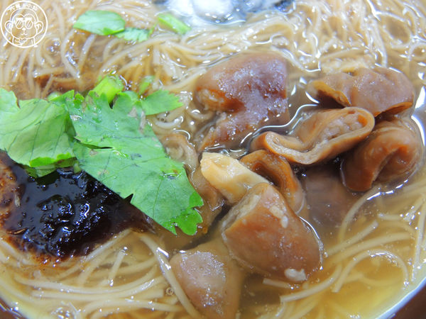 涼師父大腸蚵仔麵線：呷飽祙【台中西屯･涼師父大腸蚵仔麵線】品項多元平價美味