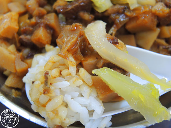 涼師父大腸蚵仔麵線：呷飽祙【台中西屯･涼師父大腸蚵仔麵線】品項多元平價美味