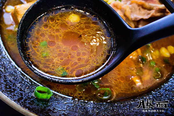 勝麵(士林夜市店):【台北士林 | 勝麵】充滿牛肉香氣的麻辣麵好選擇