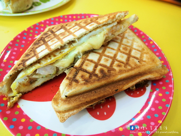 阿根早點(霧峰三元店)：〖台中│美食〗阿根早點霧峰三元店 ❤ 除了招牌蛋餅外，還有獨創的酥盒、乳酪餅及早午餐，餐點更加多樣化!!