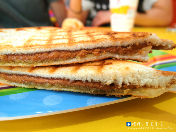 阿根早點(霧峰三元店)：〖台中│美食〗阿根早點霧峰三元店 ❤ 除了招牌蛋餅外，還有獨創的酥盒、乳酪餅及早午餐，餐點更加多樣化!!