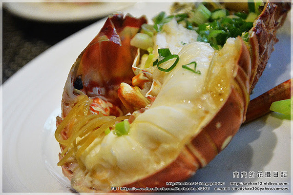 國賓大飯店 i River愛河牛排海鮮自助餐廳:【高雄】前金區。國賓 i River 愛河牛排海鮮自助餐廳