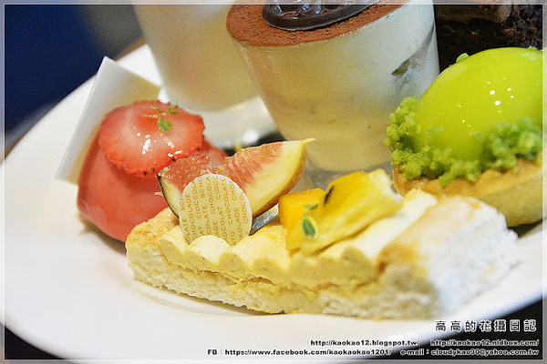 國賓大飯店 i River愛河牛排海鮮自助餐廳:【高雄】前金區。國賓 i River 愛河牛排海鮮自助餐廳