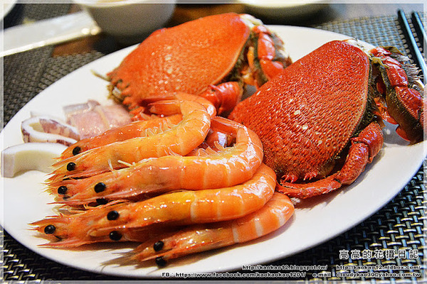 國賓大飯店 i River愛河牛排海鮮自助餐廳:【高雄】前金區。國賓 i River 愛河牛排海鮮自助餐廳