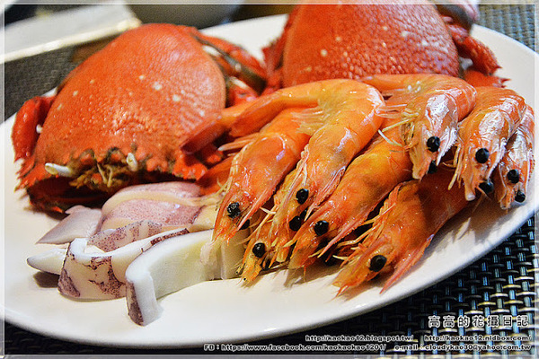 國賓大飯店 i River愛河牛排海鮮自助餐廳:【高雄】前金區。國賓 i River 愛河牛排海鮮自助餐廳