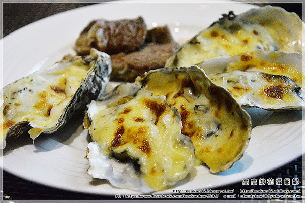 國賓大飯店 i River愛河牛排海鮮自助餐廳:【高雄】前金區。國賓 i River 愛河牛排海鮮自助餐廳