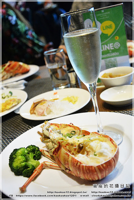 國賓大飯店 i River愛河牛排海鮮自助餐廳:【高雄】前金區。國賓 i River 愛河牛排海鮮自助餐廳