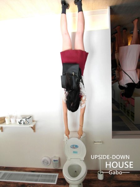 【高雄♥】來到駁二顛倒屋，感受反轉世界的魅力。：【高雄】這個世界造反啦！怎麼拍都好拍，駁二顛倒屋！（七月底前穿比基尼免費入場！