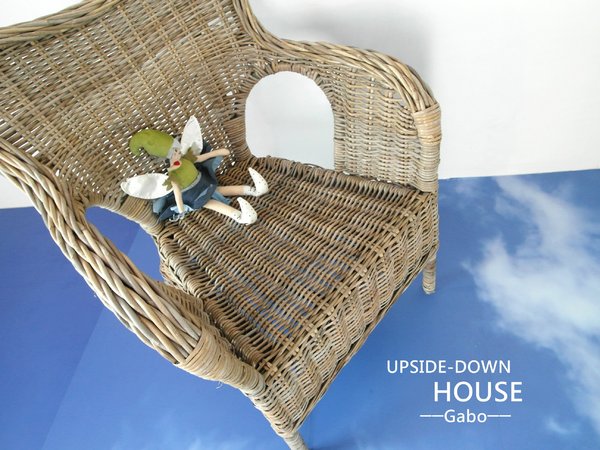 【高雄♥】來到駁二顛倒屋，感受反轉世界的魅力。：【高雄】這個世界造反啦！怎麼拍都好拍，駁二顛倒屋！（七月底前穿比基尼免費入場！