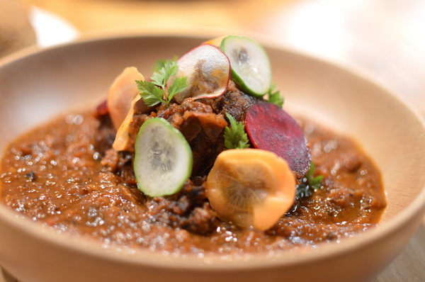 VITA SQUEEZE:W小姐旅行畫報/ 台北|食記 VITA SQUEEZE 輕法式果汁輕食 火紅現打果汁 想舒服坐上一整天 蔬菜格子趣 少奶奶蘋果肌