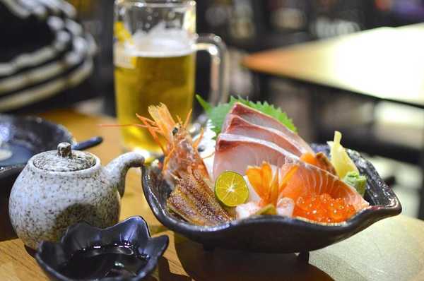 腹一杯 Haraipai:W小姐旅行畫報/ 台北食報| 腹一杯Haraipai 日式居酒屋 食事-酒場-串燒 好吃不一定貴 隱藏版淚眼CP值 食材媲美高級料亭#南京復興站