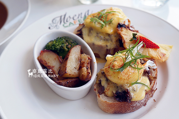 DSC07740Mo'Egga Benedict.jpg