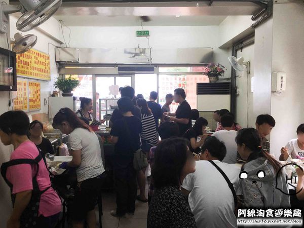 【桃園小吃】三妹四川風味小吃-排隊店!用餐時間座無虛席.在地推薦/燃麵/酸辣粉/蹄花麵/巷弄美食/桃園美食小吃