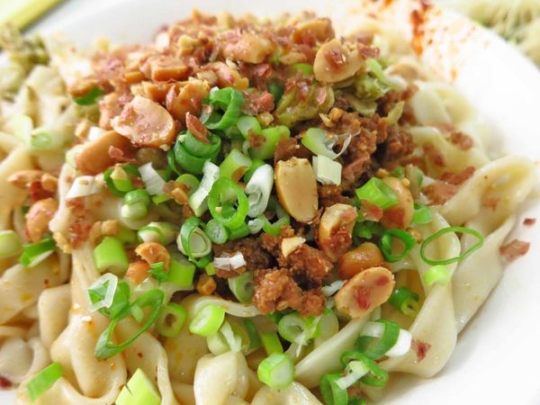 【桃園美食】三妹四川麵食-香而不麻不辣的紅油燃麵