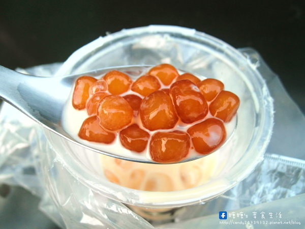 黑翡淬(向心店):〖台中│美食〗黑翡淬(向心店) ❤ 來台中必喝飲品之一,主打黑糖珍珠撞奶,手工熬煮黑糖,就連珍珠也是純手工製作唷!!