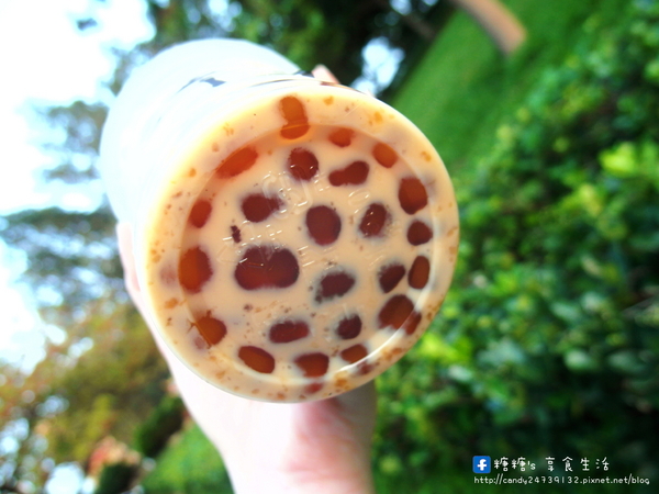 黑翡淬(向心店):〖台中│美食〗黑翡淬(向心店) ❤ 來台中必喝飲品之一,主打黑糖珍珠撞奶,手工熬煮黑糖,就連珍珠也是純手工製作唷!!