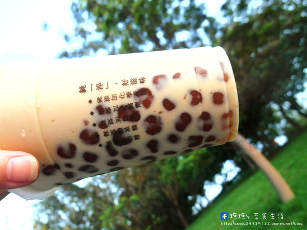 黑翡淬(向心店):〖台中│美食〗黑翡淬(向心店) ❤ 來台中必喝飲品之一,主打黑糖珍珠撞奶,手工熬煮黑糖,就連珍珠也是純手工製作唷!!