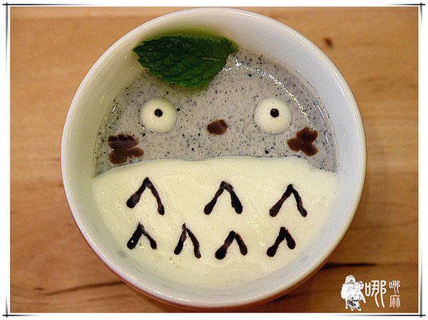 白兔朵朵親子餐廳:有北極熊和兔兔造型飯,還有蝶豆花白醬,更有超大溜滑梯球池給小朋友玩耍