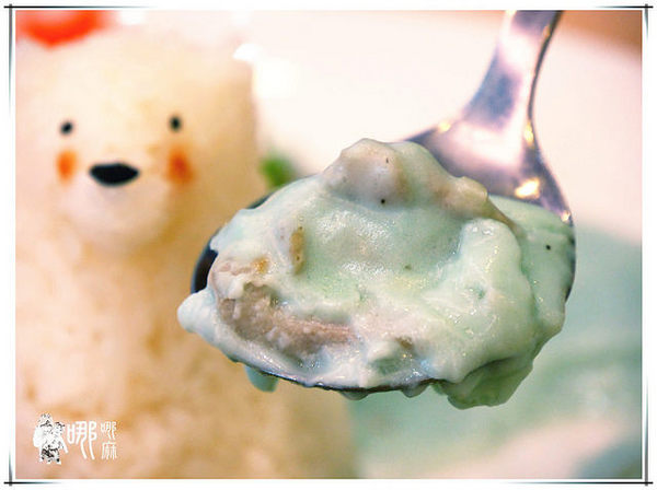 白兔朵朵親子餐廳:有北極熊和兔兔造型飯,還有蝶豆花白醬,更有超大溜滑梯球池給小朋友玩耍
