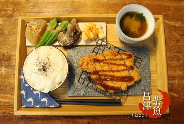 昌津柴魚 しょくじ どころ：【台南】120元的美味日式定食就在『昌津柴魚』！好吃的店家不能只有我知道！>//<