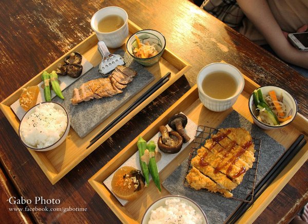 昌津柴魚 しょくじ どころ：【台南】120元的美味日式定食就在『昌津柴魚』！好吃的店家不能只有我知道！>//<