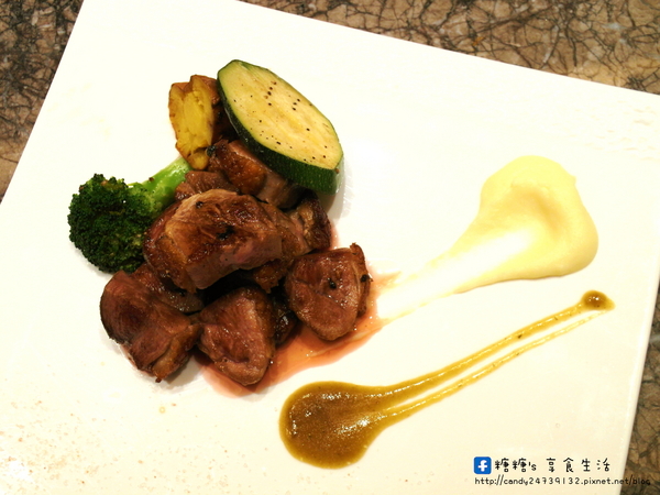 合榭創意板燒小廚:〖台中│美食〗合榭精緻鐵板料理 ❤ 忠孝夜市中,高貴不貴精緻鐵板燒料理,平價消費,高檔享受!!平日還有推出199元的商業午餐套餐唷~