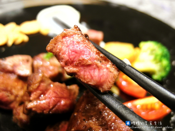 合榭創意板燒小廚:〖台中│美食〗合榭精緻鐵板料理 ❤ 忠孝夜市中,高貴不貴精緻鐵板燒料理,平價消費,高檔享受!!平日還有推出199元的商業午餐套餐唷~