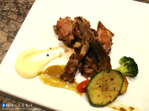 合榭創意板燒小廚:〖台中│美食〗合榭精緻鐵板料理 ❤ 忠孝夜市中,高貴不貴精緻鐵板燒料理,平價消費,高檔享受!!平日還有推出199元的商業午餐套餐唷~