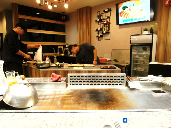 合榭創意板燒小廚:〖台中│美食〗合榭精緻鐵板料理 ❤ 忠孝夜市中,高貴不貴精緻鐵板燒料理,平價消費,高檔享受!!平日還有推出199元的商業午餐套餐唷~
