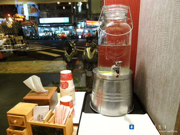 合榭創意板燒小廚:〖台中│美食〗合榭精緻鐵板料理 ❤ 忠孝夜市中,高貴不貴精緻鐵板燒料理,平價消費,高檔享受!!平日還有推出199元的商業午餐套餐唷~