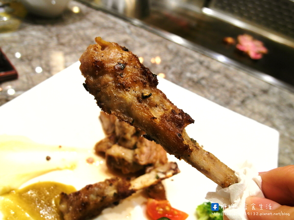 合榭創意板燒小廚:〖台中│美食〗合榭精緻鐵板料理 ❤ 忠孝夜市中,高貴不貴精緻鐵板燒料理,平價消費,高檔享受!!平日還有推出199元的商業午餐套餐唷~