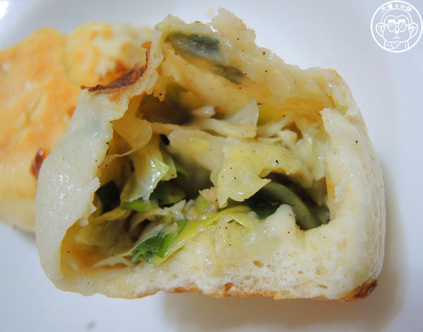 永福黃昏市場水煎包:呷飽祙【台中西屯・永福黃昏市場水煎包】市場裡一買再買的點心