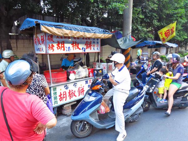 【蘆洲美食】海伯胡椒餅-1顆35元平價美味胡椒餅