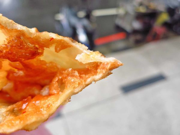 【板橋美食】海山高中蔥油餅-加蛋只要20元的蔥油餅