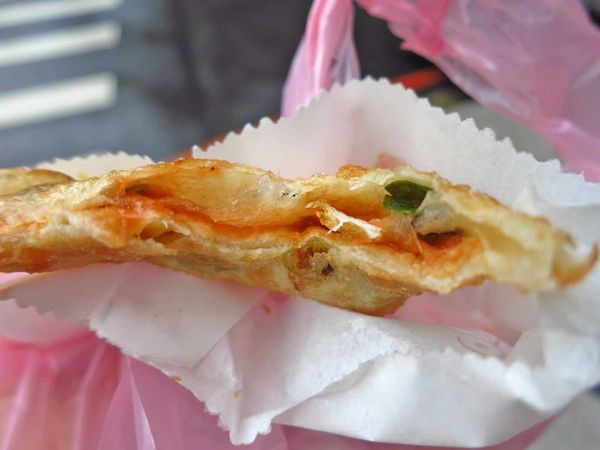 【板橋美食】海山高中蔥油餅-加蛋只要20元的蔥油餅