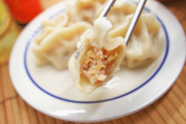 【宅配美食】曾餃子手工水餃-特殊的剝皮辣椒、起士水餃