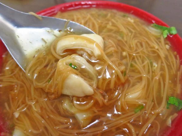 【三重美食】阿和麵線-1碗40元料多湯頭好的麵線