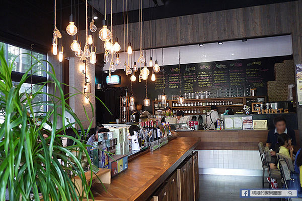 綠薄荷 G'MINTS：◆台北內湖。捷運葫洲站【綠薄荷G'MINTS】綠意盎然天然純粹～新美式餐廳。餐飲和氣氛都很有水準。東湖咖啡館。內湖美食。早午餐。排餐。串燒