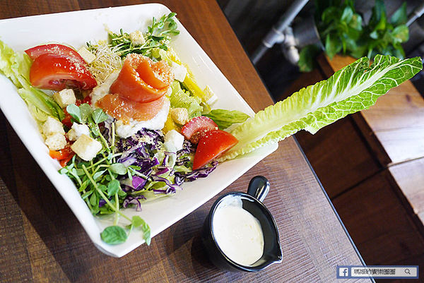 綠薄荷 G'MINTS：◆台北內湖。捷運葫洲站【綠薄荷G'MINTS】綠意盎然天然純粹～新美式餐廳。餐飲和氣氛都很有水準。東湖咖啡館。內湖美食。早午餐。排餐。串燒