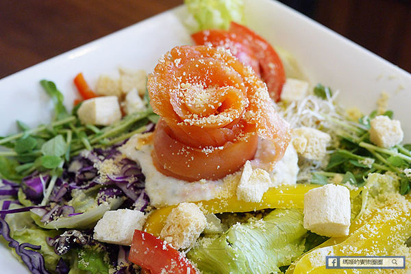 綠薄荷 G'MINTS：◆台北內湖。捷運葫洲站【綠薄荷G'MINTS】綠意盎然天然純粹～新美式餐廳。餐飲和氣氛都很有水準。東湖咖啡館。內湖美食。早午餐。排餐。串燒