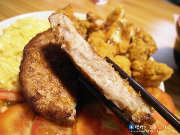 福田屋咖哩(嶺東店):〖台中│美食〗福田屋咖哩(嶺東店) ❤ 價格平價,份量十足,客製化咖哩,想吃什麼自己配,除了白飯外,還有烏龍麵可以選擇唷!!