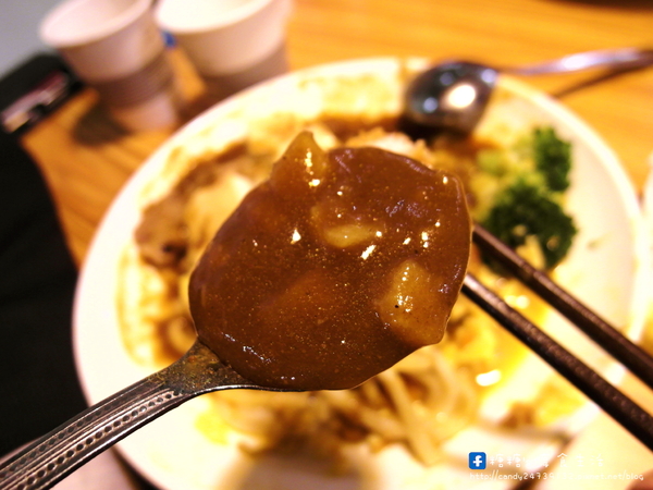 福田屋咖哩(嶺東店):〖台中│美食〗福田屋咖哩(嶺東店) ❤ 價格平價,份量十足,客製化咖哩,想吃什麼自己配,除了白飯外,還有烏龍麵可以選擇唷!!