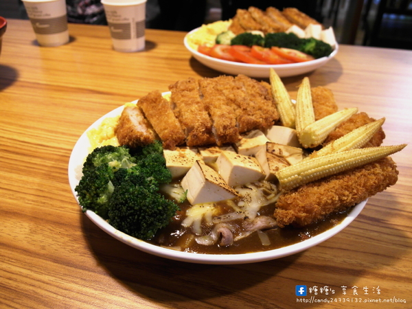 福田屋咖哩(嶺東店):〖台中│美食〗福田屋咖哩(嶺東店) ❤ 價格平價,份量十足,客製化咖哩,想吃什麼自己配,除了白飯外,還有烏龍麵可以選擇唷!!