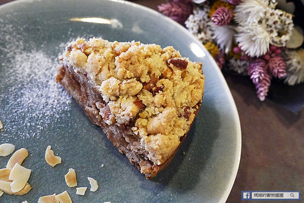 由你咖啡：◆台北松山。捷運南京三民【由你咖啡】滿室綠意～充滿文青風的咖啡館。南京三民下午茶。不限時有WIFI的咖啡館。友善寵物咖啡店